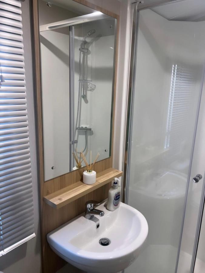 Brand New Modern Holiday Home - Haven The Orchards Holiday Park Saint Osyth Exterior photo
